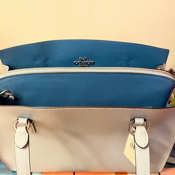 🩵💙🩵NWT Two Tone Blue Coach Carryall 🩵💙🩵 - Picture 5 of 13